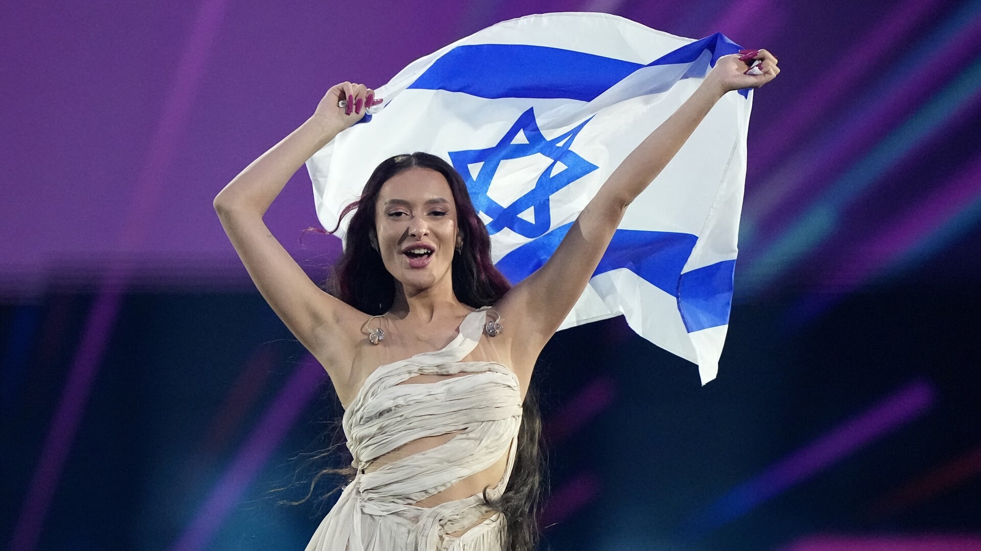 De Israëlische Eden Golan tijdens haar deelname aan het Eurovisie Songfestival. Ze kreeg de maximale twaalf punten van Nederlandse stemmers.