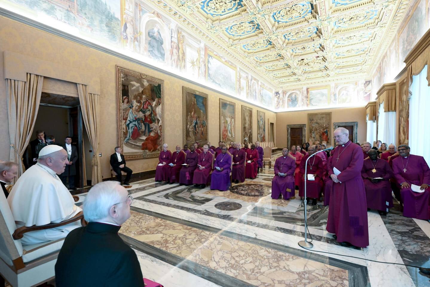 De paus had woensdag een ontmoeting van een uur met anglicaanse kerkleiders. Onenigheid in de kerk is er altijd geweest, zei hij, al vanaf het bijbelboek Handelingen.