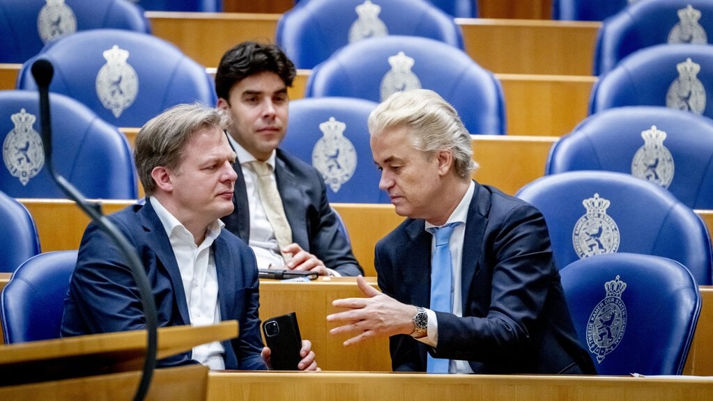 Pieter Omtzigt en Geert Wilders tijdens een debat in de Tweede kamer.