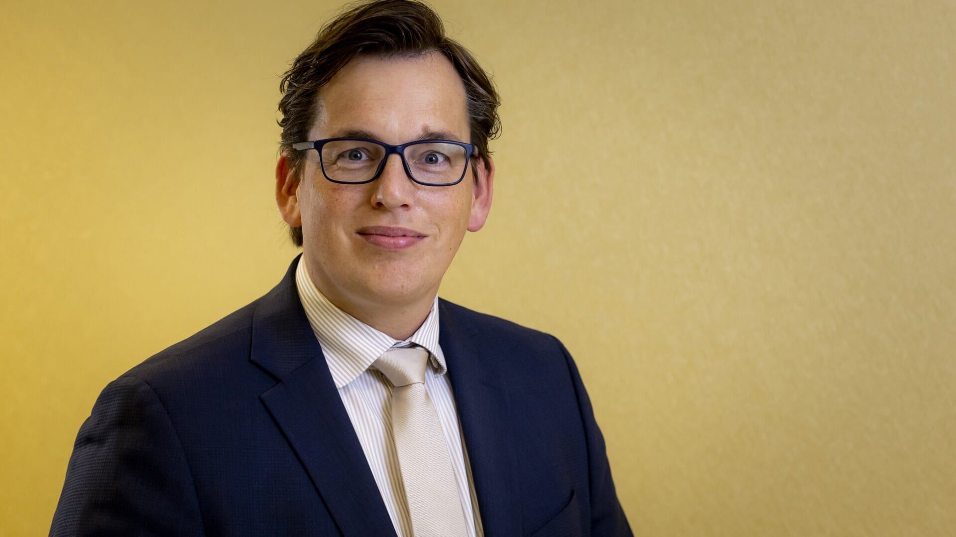 Collega-politici zien in ChristenUnie-Kamerlid Pieter Grinwis iemand die begrijpt waar hij over praat. 'Hij zegt niet: kijk eens wat een mooie auto! In plaats daarvan opent hij de motorkap en legt uit hoe het werkt.'