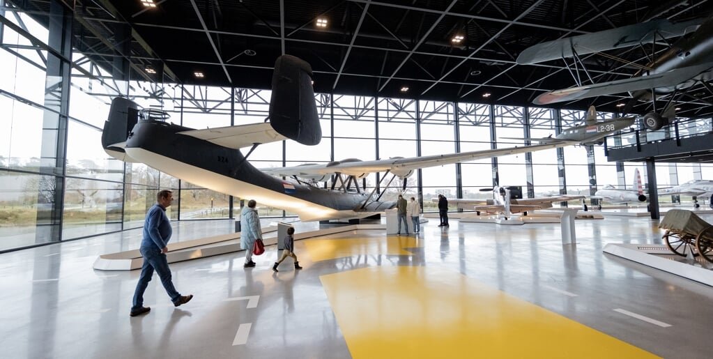 Het Nationaal Militair Museum is de eerste locatie in Nederland waar geëxperimenteerd wordt met het raamfolie. 