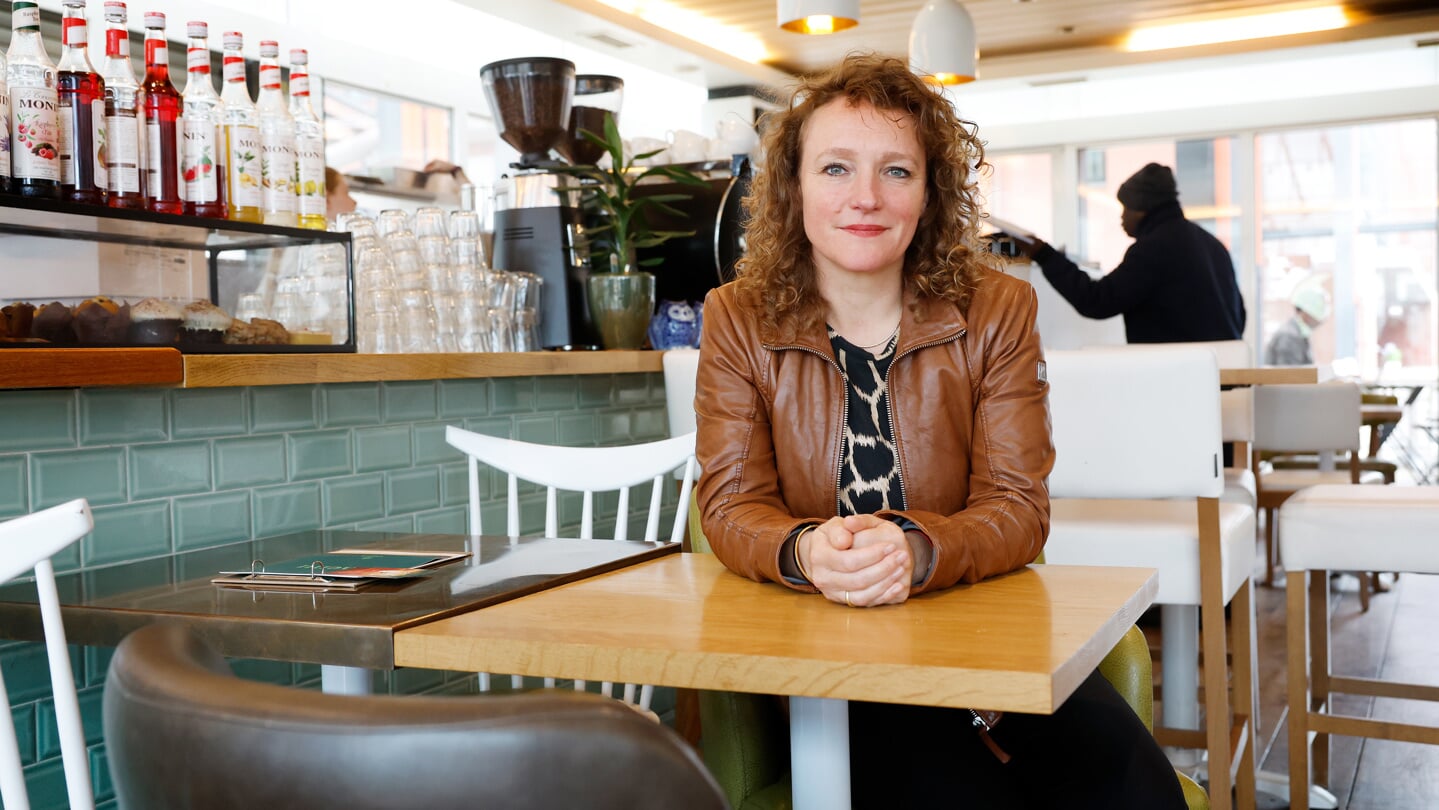 In het Barista Cafe in Rotterdam  deelden gedupeerde ouders hun verhalen met elkaar. 'Er was heel veel herkenning.'