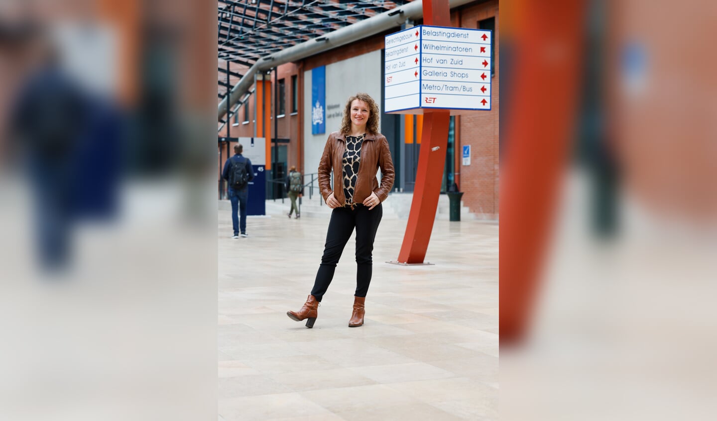 In de hal boven het Rotterdamse metrostation Wilhelminaplein ontmoette Renske Leijten in 2019 ouders die werden beschuldigd van fraude met de kinderopvangtoeslag. 