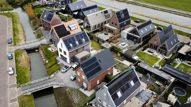 Prijsvergelijker: meer terugleverkosten voor zonnepanelenbezitter