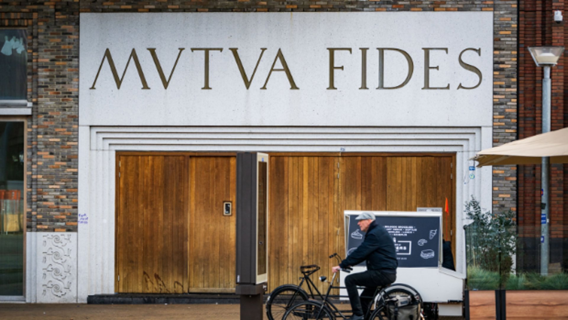 De ingang van studentenvereniging Vindicat in Groningen.
