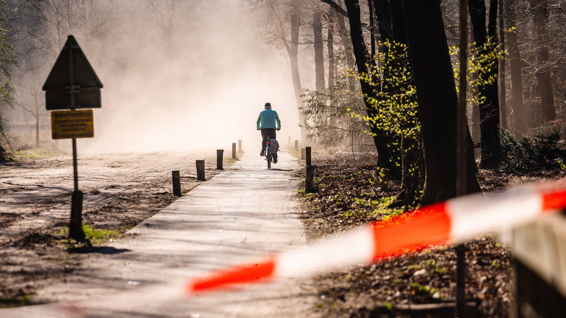 Sinds februari is er nauwelijks regen gevallen. Staatsbosbeheer ziet vennetjes en poelen opdrogen en maakt zich zorgen.