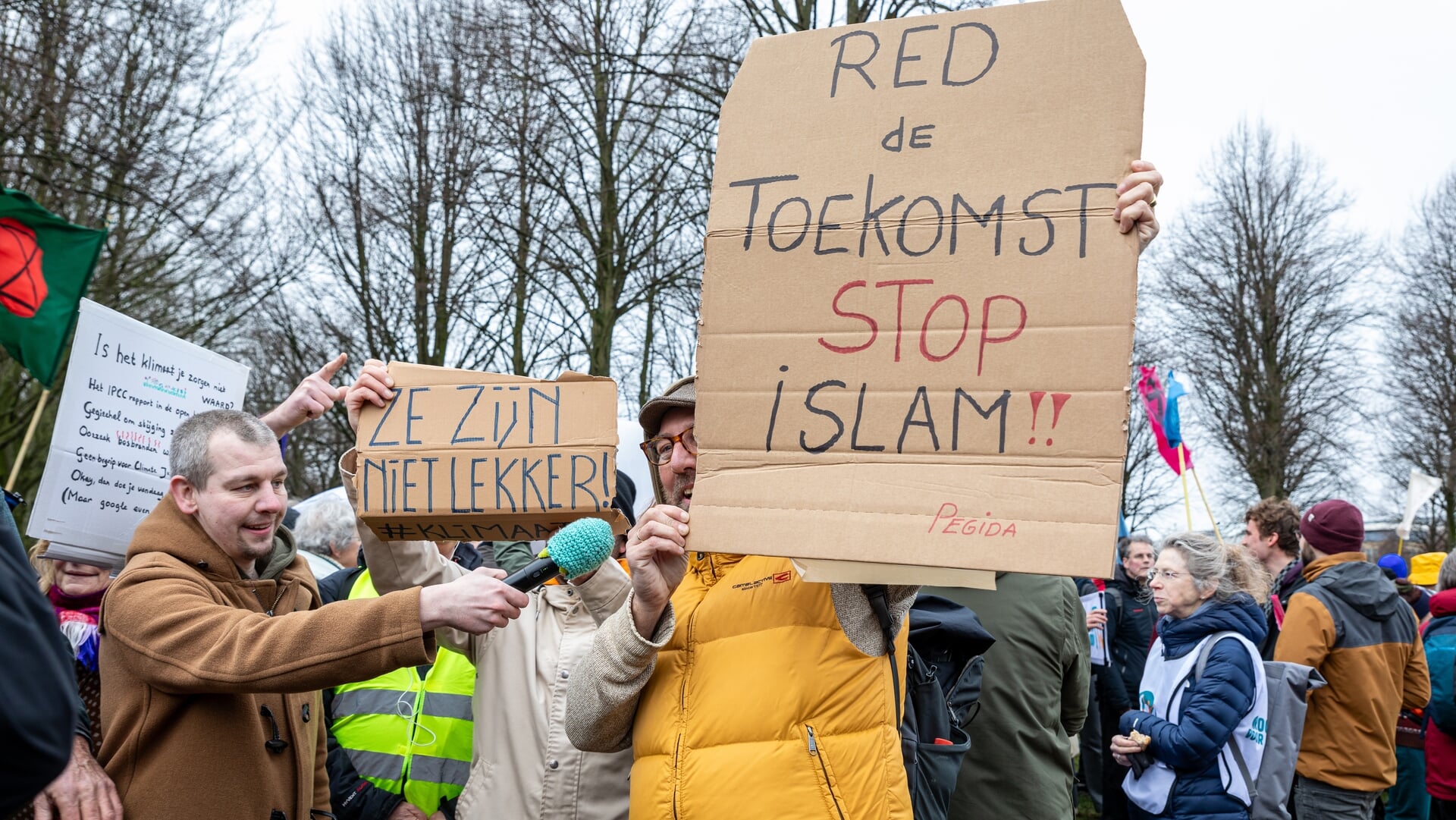  'Red de toekomst, stop Islam'.'