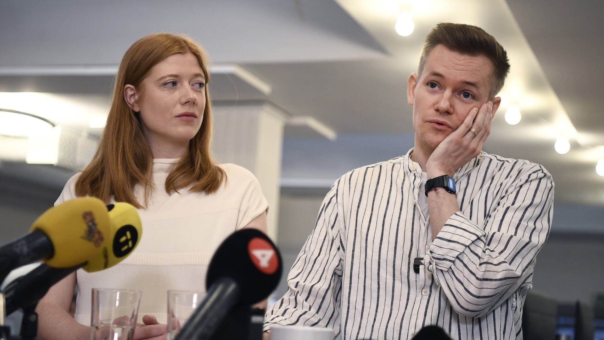 De dag na zijn vrijlating geven Joakim Medin en zijn zwangere vrouw Sofie Axelsson een persconferentie. 'Het is een onbeschrijfelijke opluchting dat het voorbij is.’