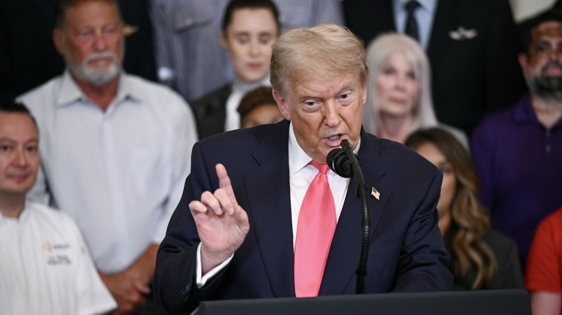 President Trump hield donderdag in het Witte Huis een toespraak tijdens wat hij het 'One, Big, Beautiful Event' noemde, om senatoren over de streep te trekken voor zijn Big Beautiful Bill