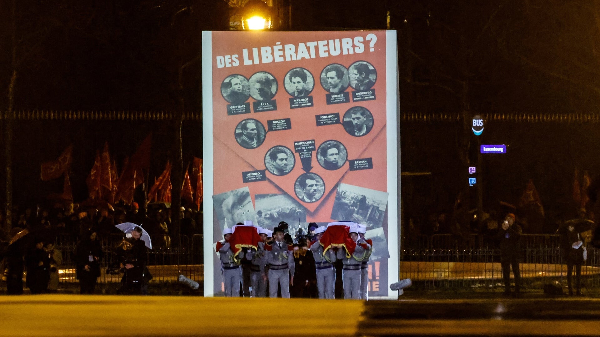 Herbegrafenis van de Armeense communist en verzetsstrijder Missak Manouchian en zijn vrouw Melinee in Parijs (21 februari 2014).
