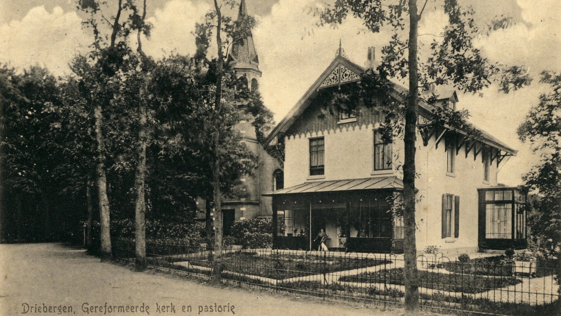 Gereformeerde kerk en pastorie te Driebergen, waar Gerard Wisse het in november 1920 niet langer uithield.