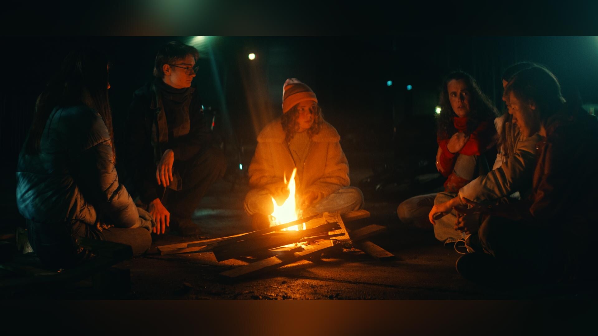  'We lieten de acteurs met elkaar praten over mentale gezondheid, gebruikten hun ideeën en filmden de repetities. Een deel daarvan zit nu in de film.'
