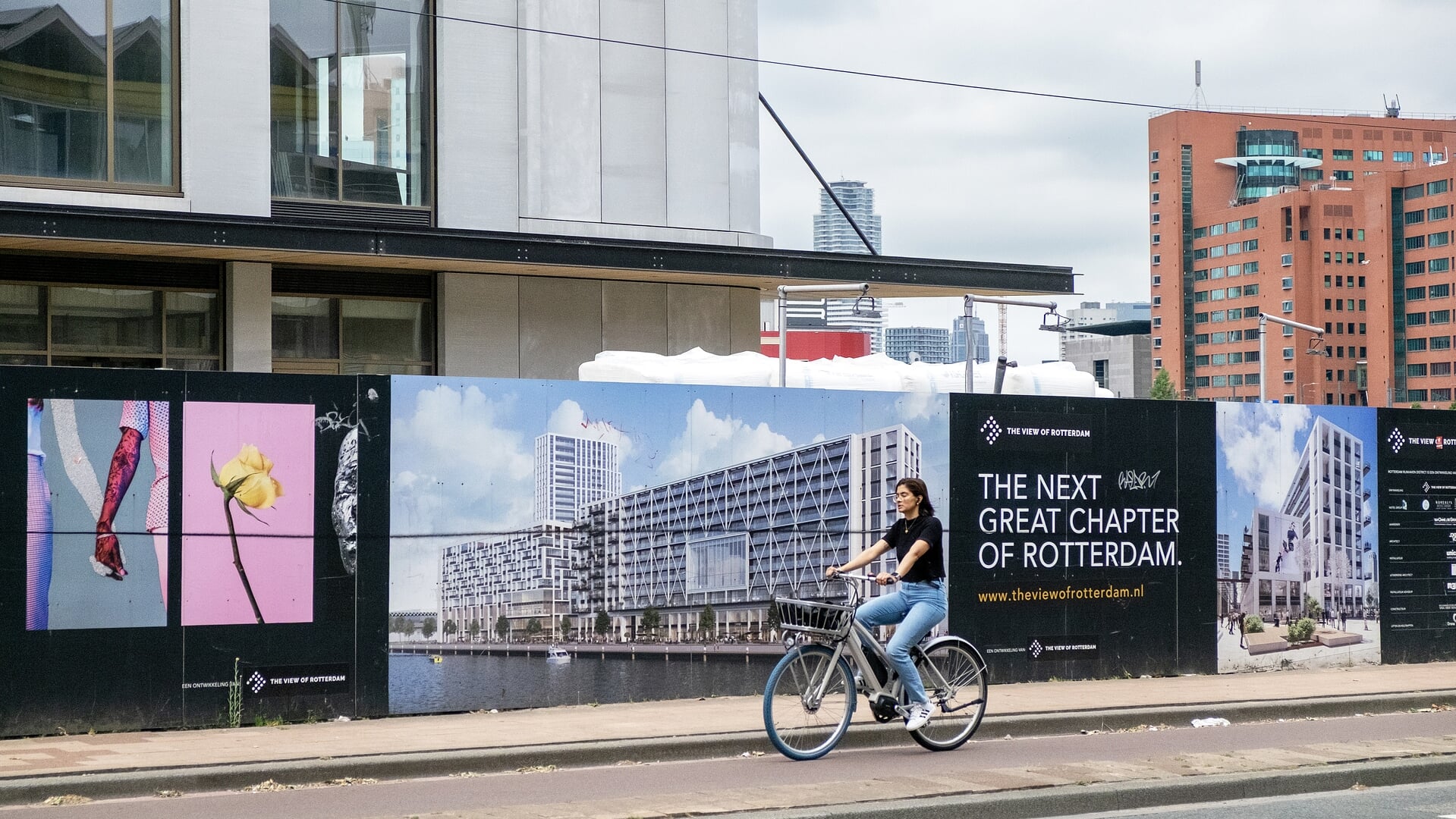 Stadsvernieuwing en hoogbouw op de Kop van Zuid in Rotterdam.