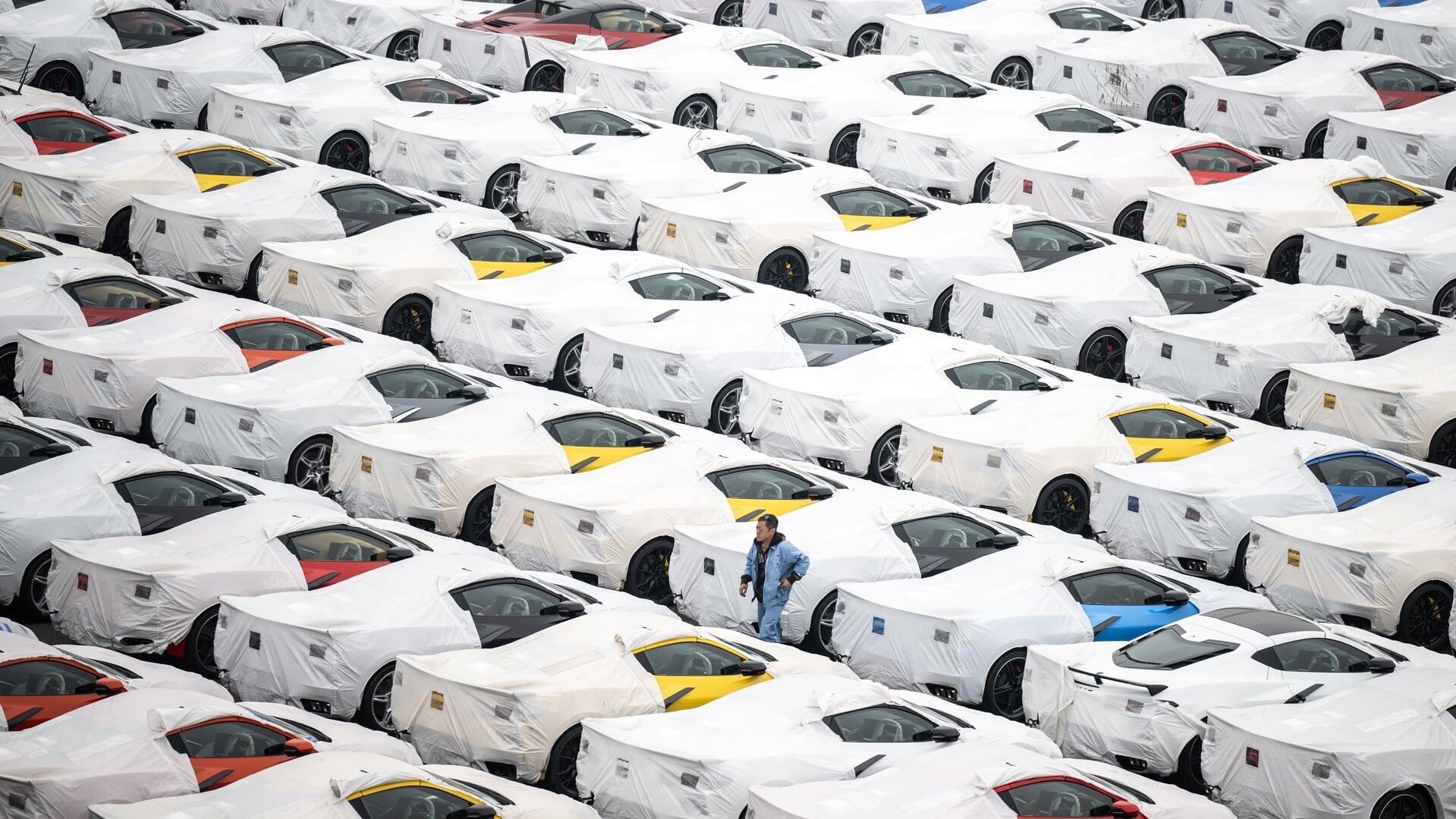 Nieuwe auto’s in de haven van de Japanse stad Yokohama.