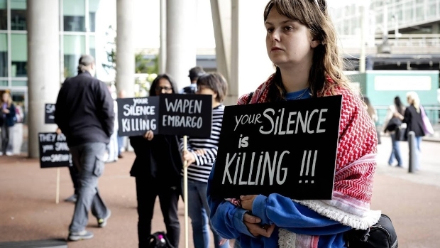 Paar honderd mensen betogen in Den Haag voor Gaza