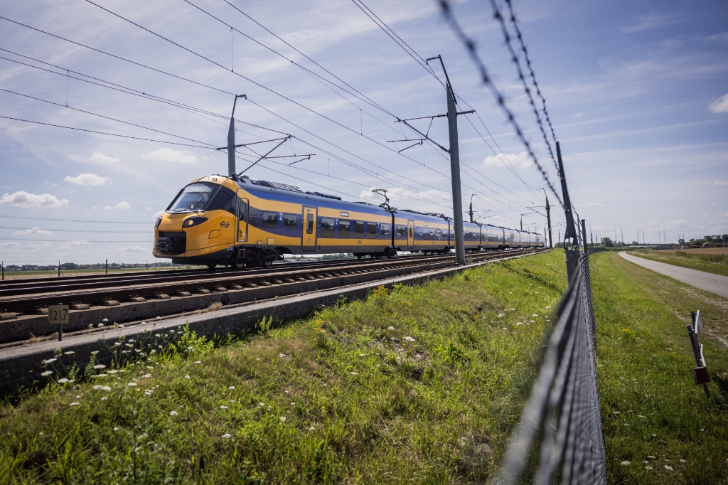Hoe de NS de financiën weer op de rit kan krijgen: spitsheffing, bezuinigen en minder thuiswerken