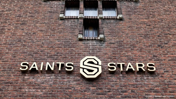 Plasman doet namens Saints and Stars aangifte van smaad en laster
