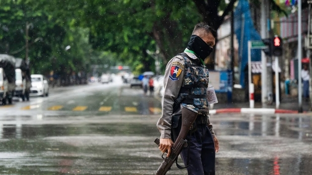 Militaire junta Myanmar heft noodtoestand op