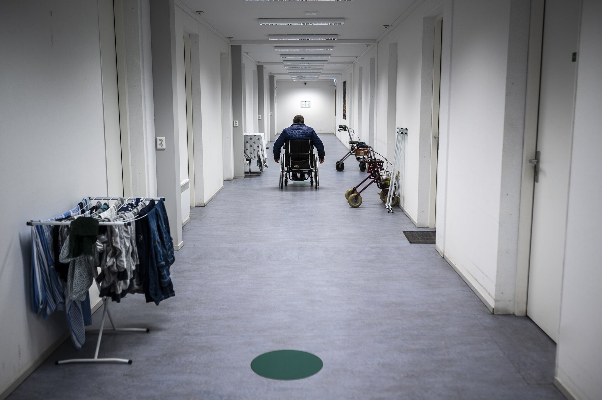 In het INLIA-gasthuis worden uitgeprocedeerde asielzoekers opgevangen. 'Je kunt wel zeggen in te zetten op terugkeer, maar mensen zíjn hier wel, en dat zal niet direct veranderen.’