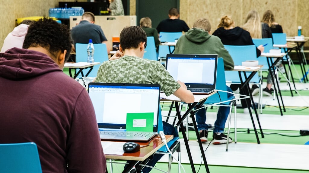 In Vlaanderen is de commotie groot nu is gebleken dat aankomende studenten via ChatGPT hebben gefraudeerd.