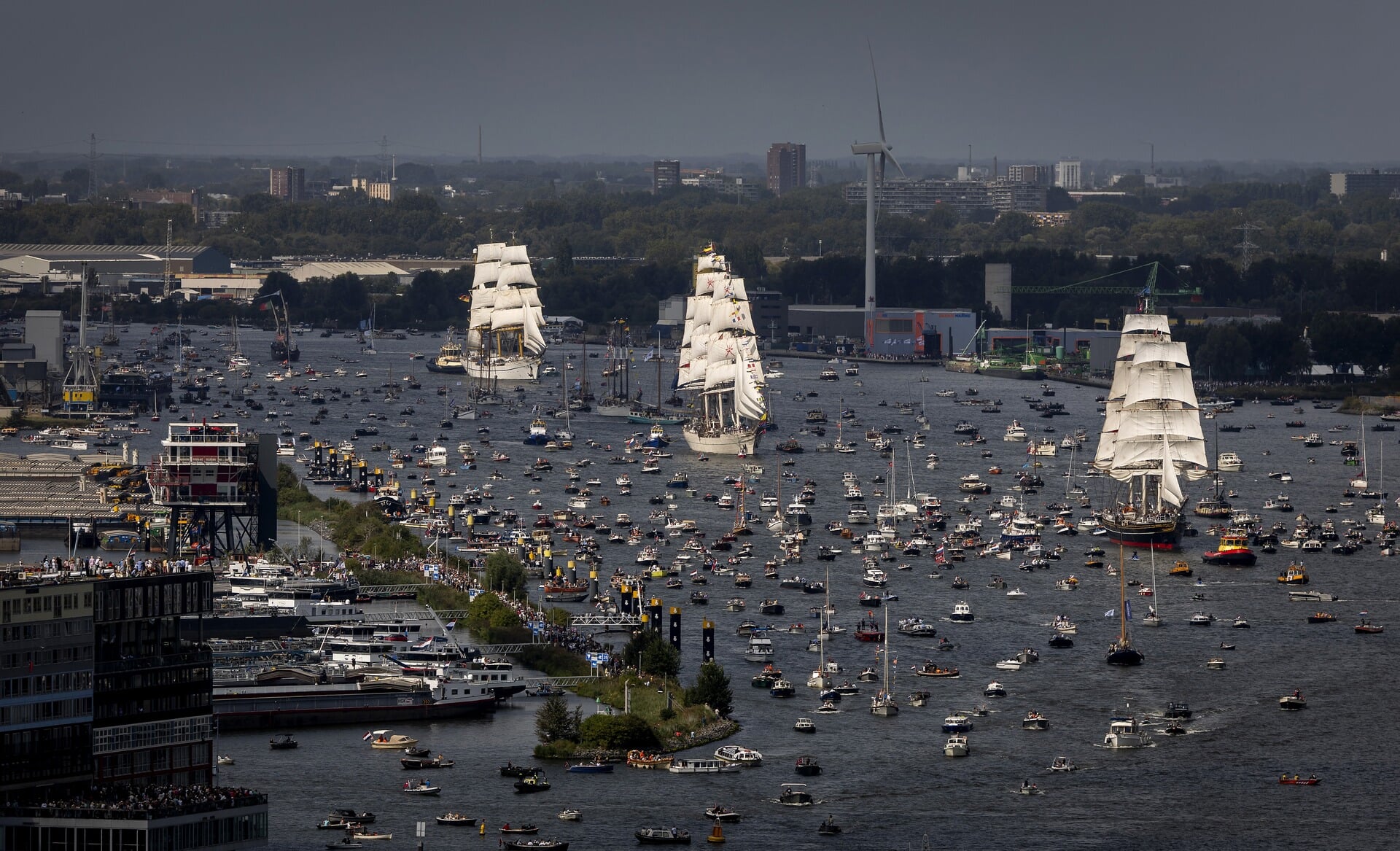 Tall Ships tijdens de Sail-In Parade.