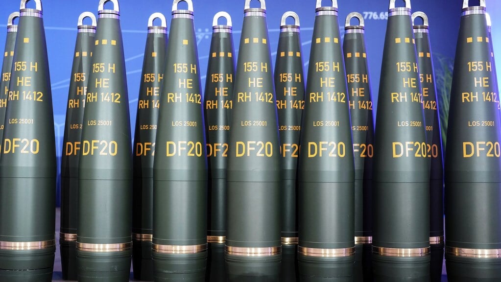 De fabriek maakt 155mm-artilleriegranaten.