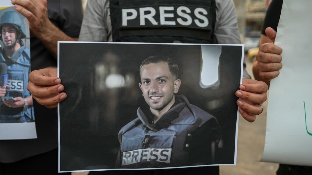 Als een van de weinigen kon Anas al-Sharif verslag doen van het genocidale geweld van Israël, dat de toegang van journalisten blokkeert in de Gazastrook. 