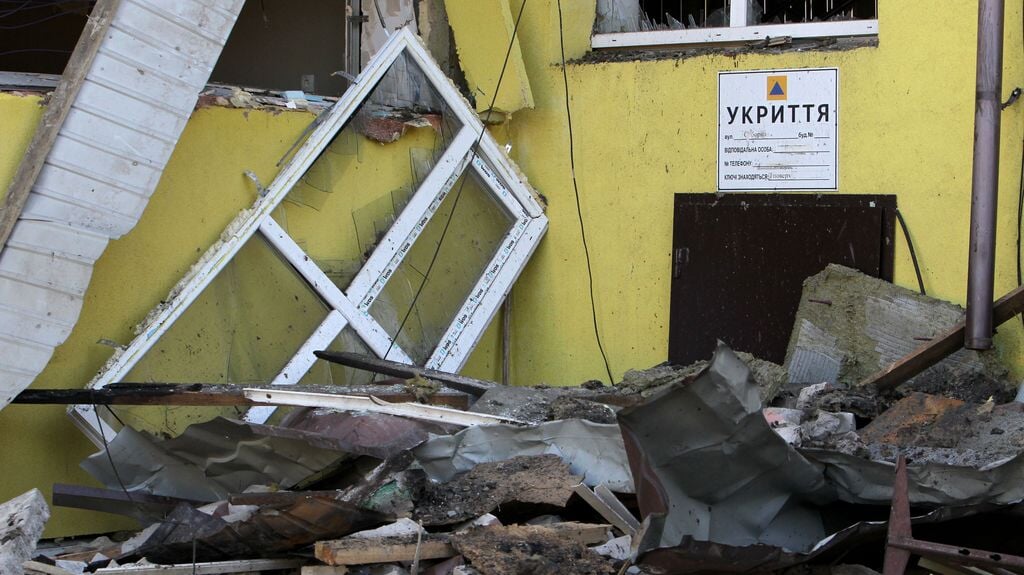 De Oekraïense legerleiding stelde dinsdag dat een van de twee dorpen, Zaporizke, weer in Oekraïense handen is.