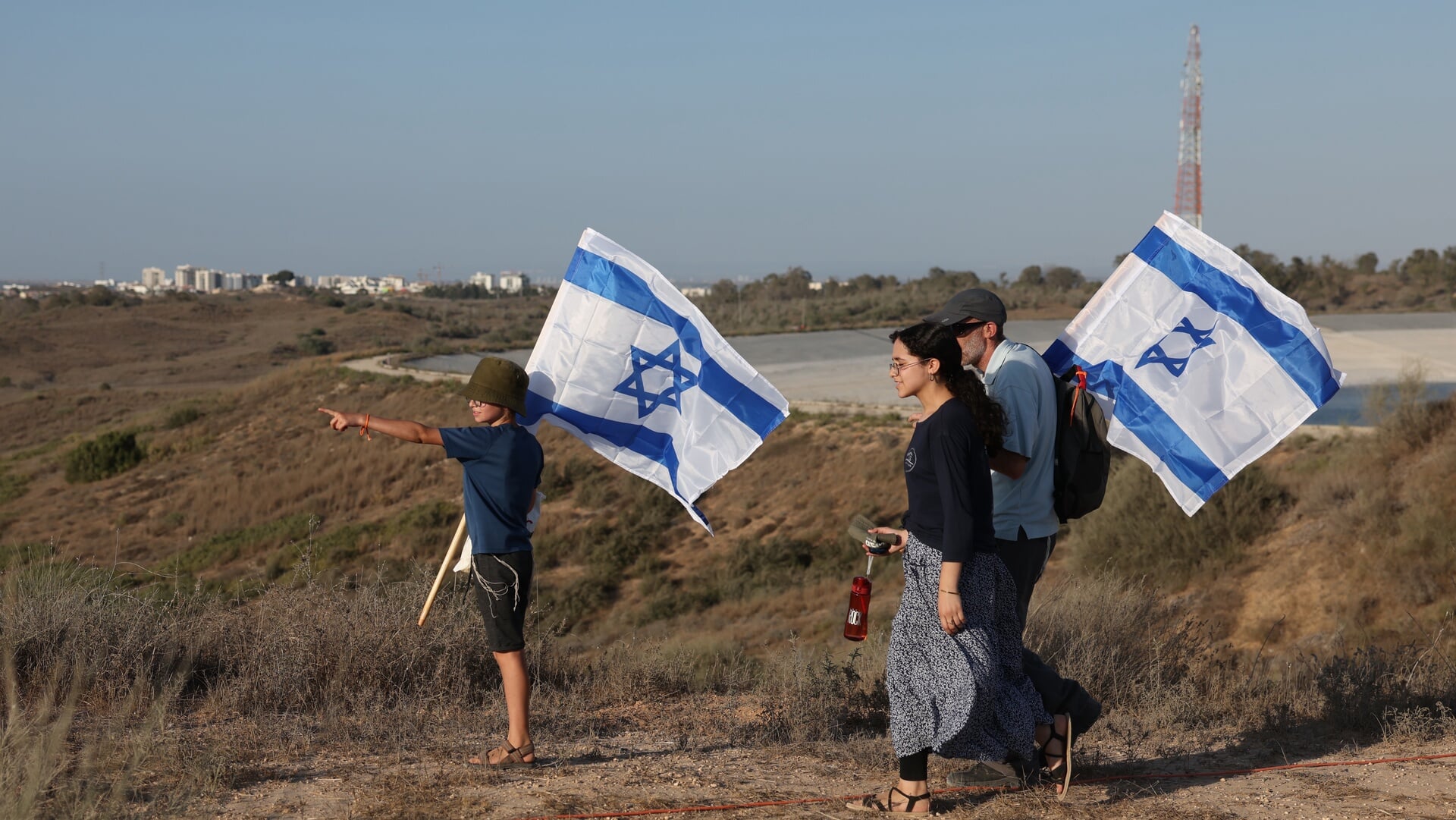 Israëlische activisten demonstreren eind juli bij de grens met Gaza.