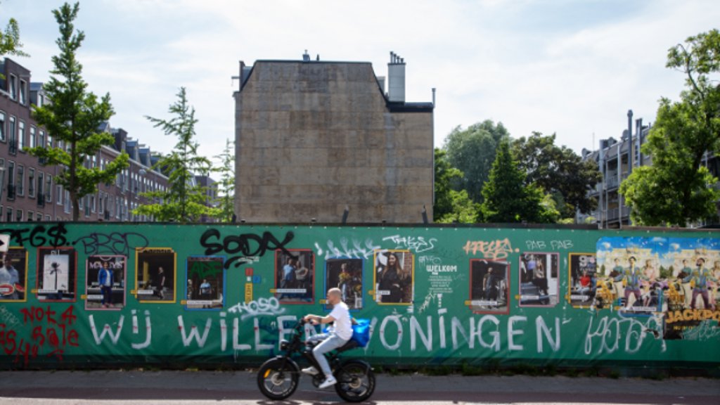 'De woningmarkt is de kern van het probleem. Zonder woning geen huishouden, geen gezin, geen worteling in de maatschappij.'