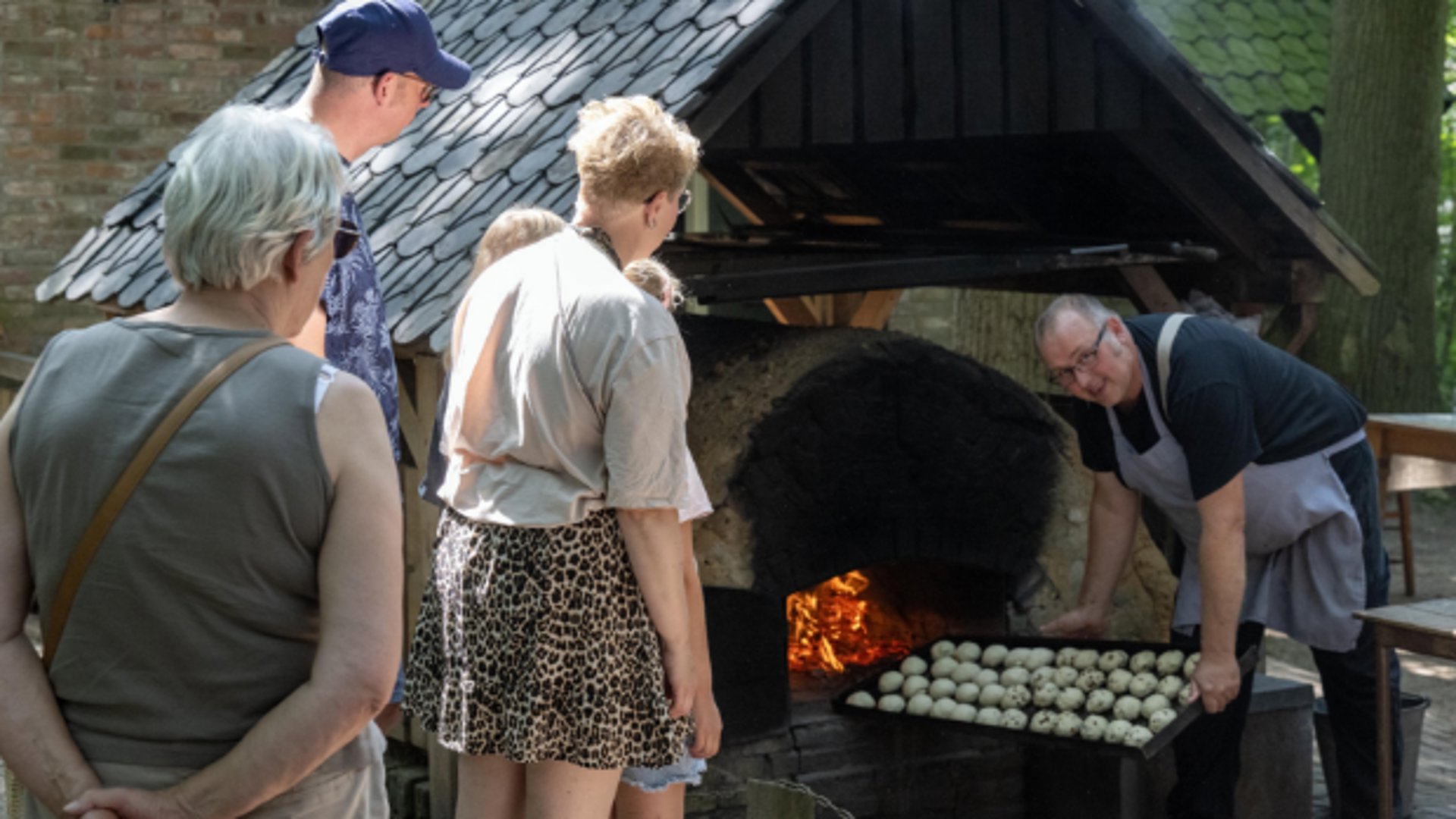 Het Veenpark in Barger-Compascuum is een openluchtmuseum waar bezoekers het vroegere leven in het Drentse veen ervaren. Het is nog niet duidelijk of het park voorlopig open kan blijven.
