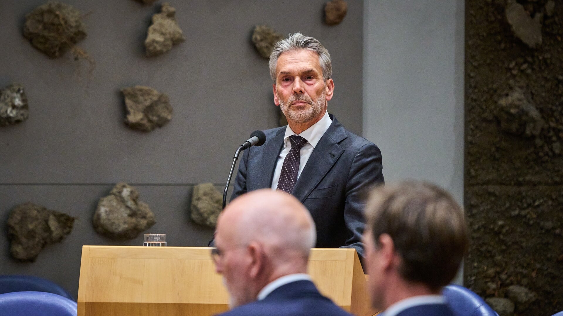 Hoe het kabinet nu verder zal gaan is nog niet duidelijk. Vrijdagavond liet Schoof weten dat een ‘nader beraad over de ontstane politieke situatie noodzakelijk is’.