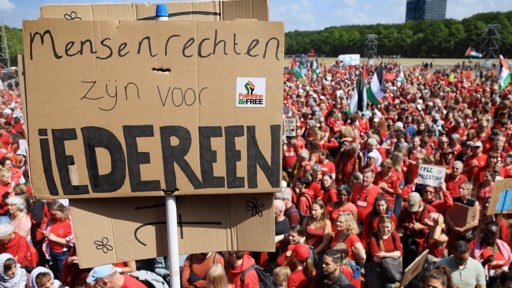 Mensenrechten maken ook onszélf menselijk.