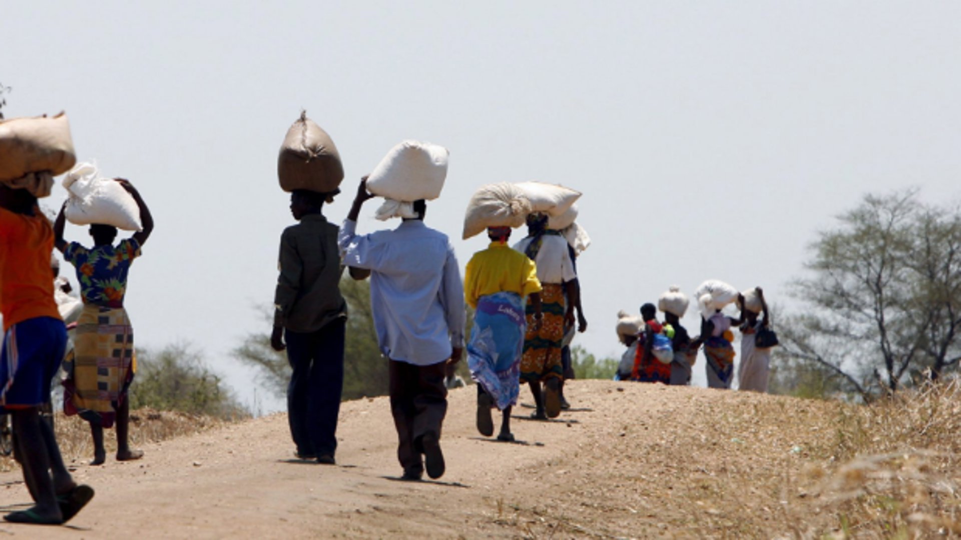 Inwoners van Ntolongo in Malawi