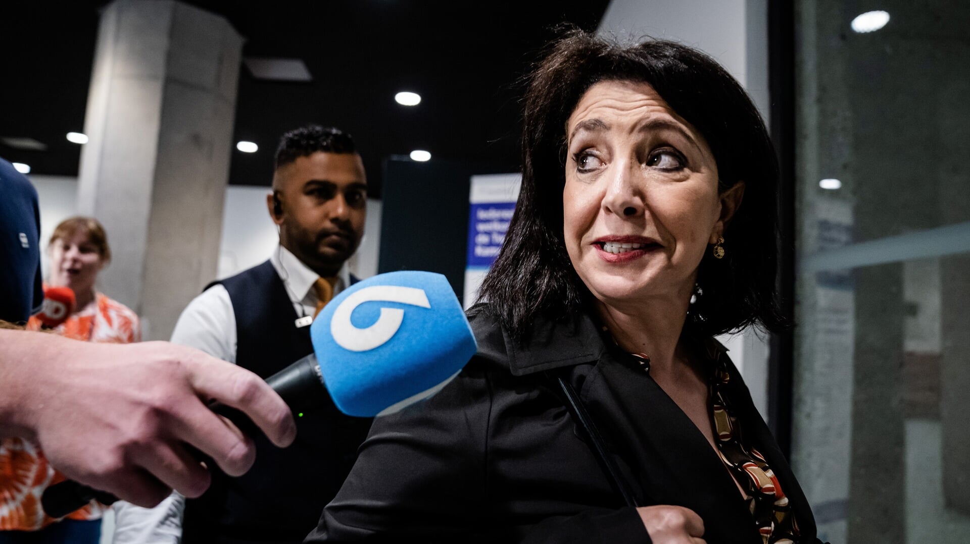 Oud-Kamervoorzitter Khadija Arib, na afloop van een hoorzitting in de Tweede Kamer over de verkenningsfase van de kabinetsformatie van 2021.