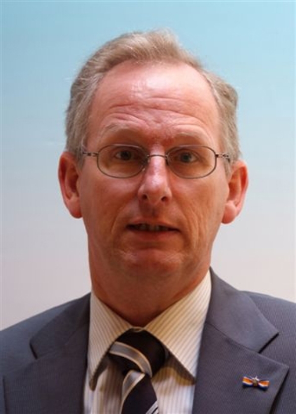 Vrouw op kansel bij CGK/NGK Arnhem