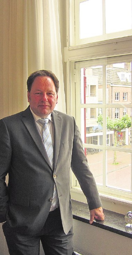 Vondeling langs de rivier
