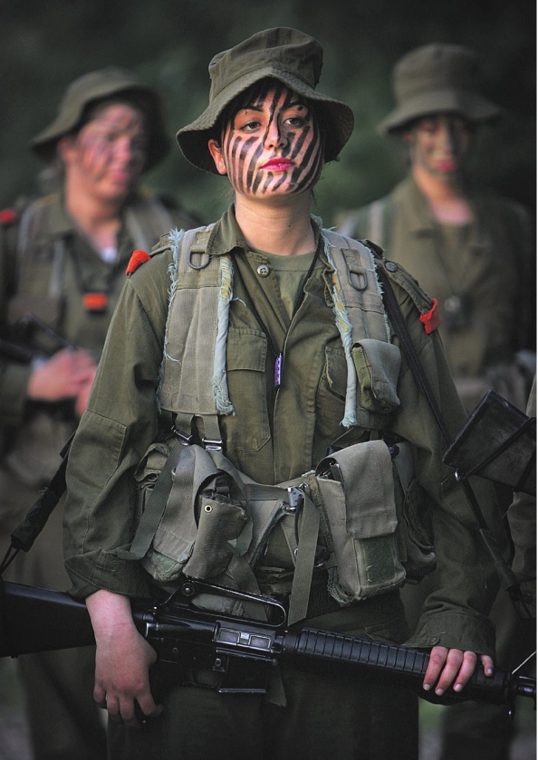 Vrouwelijke commandant bij de Jaffapoort