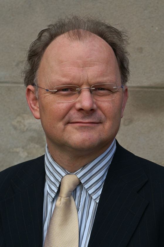 Dr. Bert van Veluw gaat confessionelen leiden