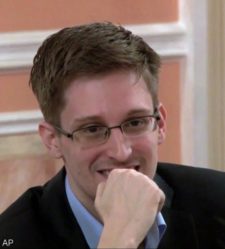 Zweedse parlementsleden bezoeken Edward Snowden  