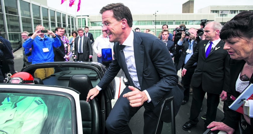 beeld novum / Rein van Zanen
Premier Mark Rutte heeft donderdagmiddag in Amsterdam de AutoRai geopend. Speciaal voor die gelegenheid.. (novum / Rein van Zanen)