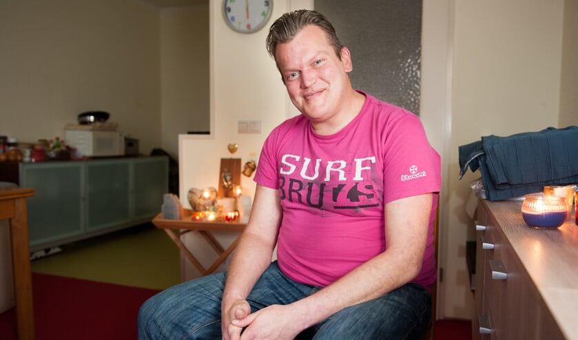 Ex-dakloze ‘knuffelengel’ Gerard: Ik houd ervan mensen die ik goed ken even een knuffel te geven.’ (Christiaan Zielman)