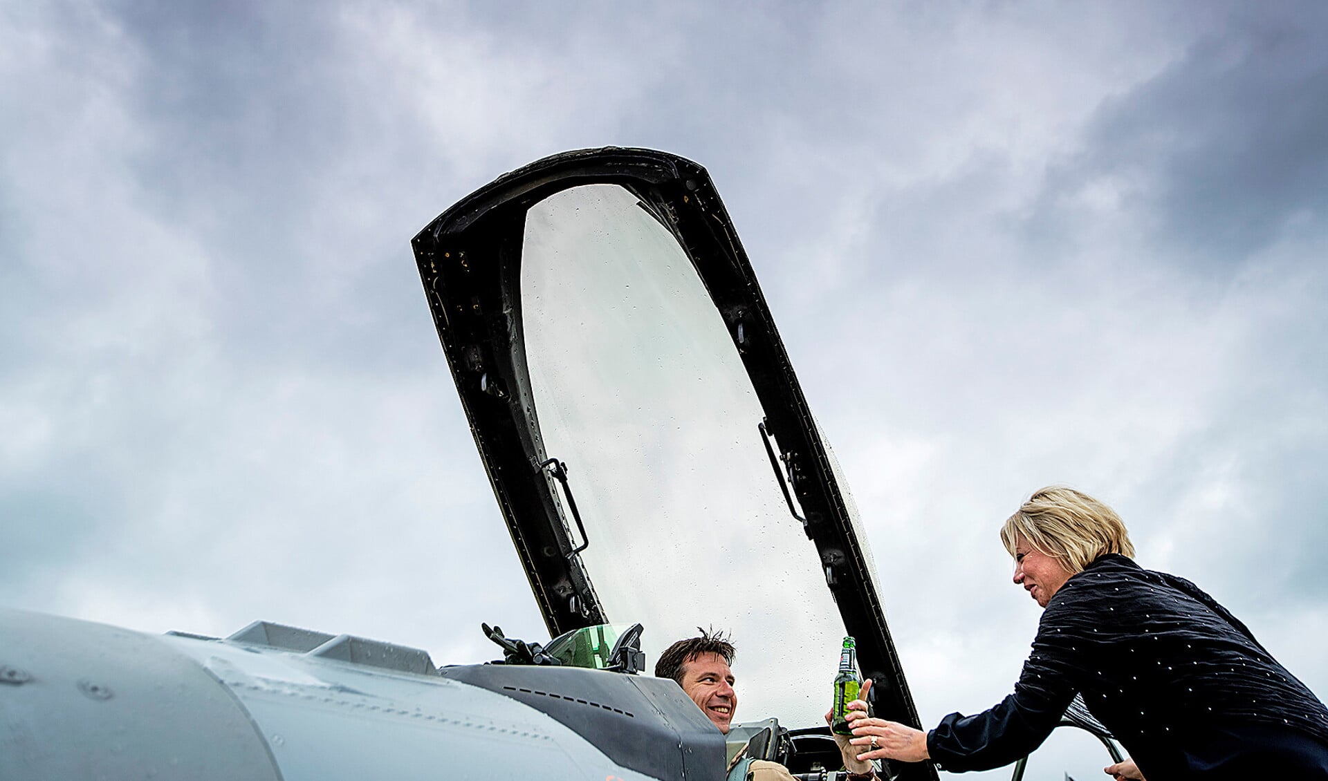 De zes Nederlandse F-16’s die zijn ingezet in de strijd tegen ISIS zijn donderdag teruggekeerd op vliegbasis Volkel.  De gevechtsvliegtuigen opereerden sinds oktober 2014 vanaf een militaire basis in Jordanië