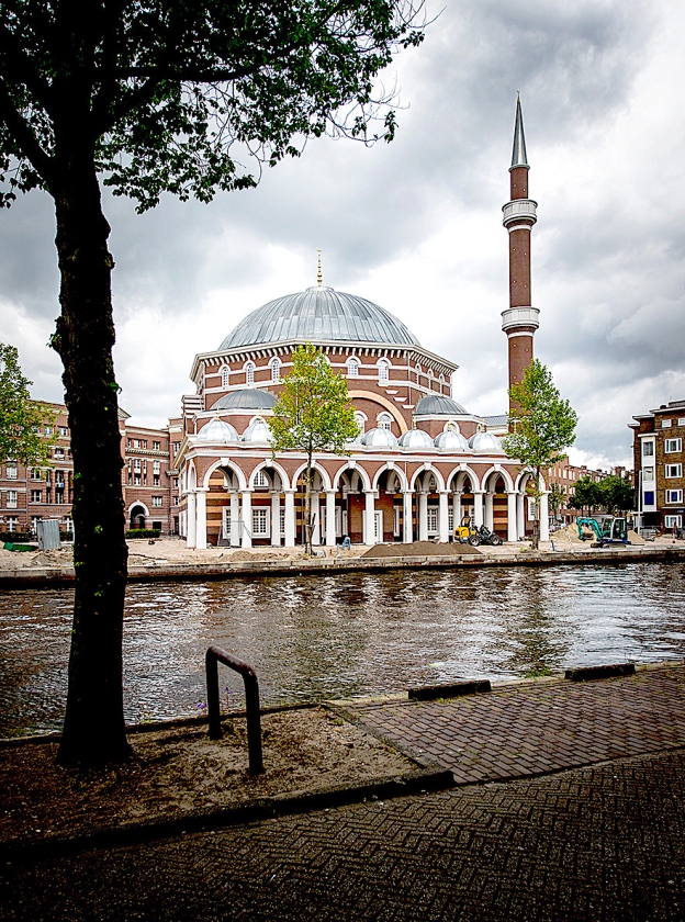 De Tweede Kamer wil dat er een einde komt aan de financiering van moskeeën met geld uit Saudi-Arabië. (anp / Koen van Weel)