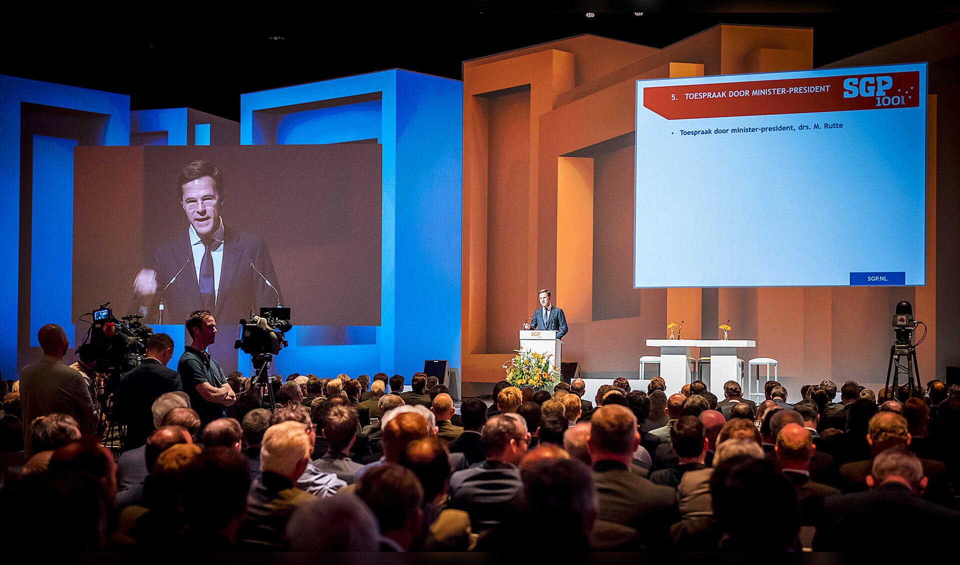 Minister-president Mark Rutte voert het woord tijdens de jaarlijkse partijdag van de honderdjarige SGP.