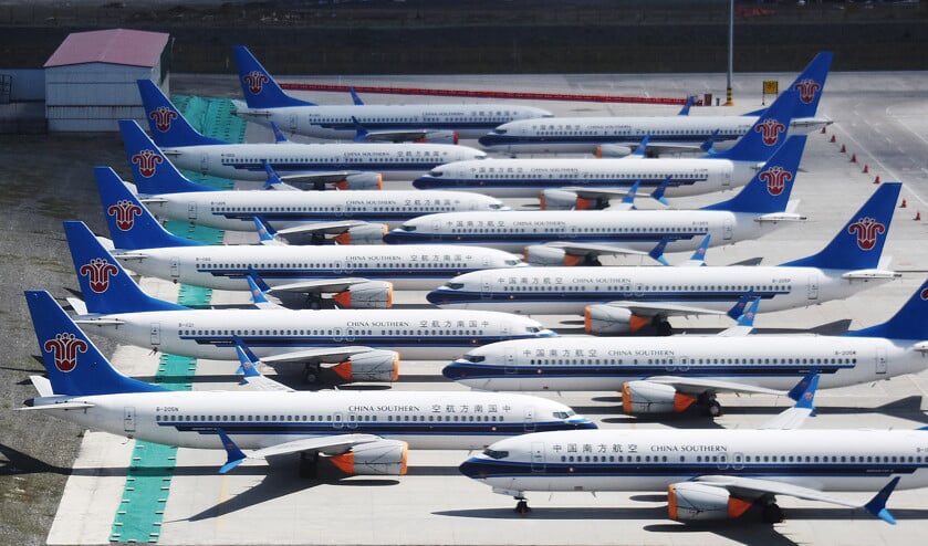 Op de luchthaven van Urumqi, de hoofdstad van de Chinese regio Xinjiang, staan Boeings 737 MAX die China Southern Airlines aan de grond houdt tot het vliegtuig weer veilig wordt verklaard. China was het eerste land dat de 737 MAX aan de grond hield.  (afp / Greg Baker)