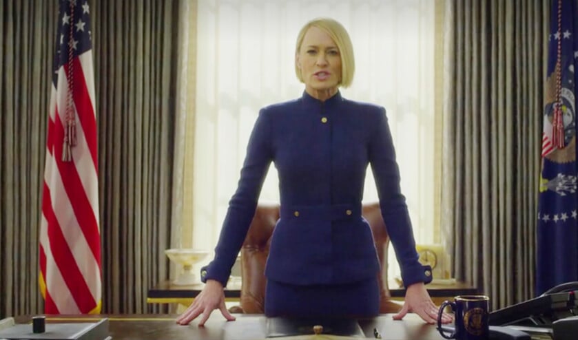 We kijken graag naar figuren als Claire Underwood in House of Cards omdat we onszelf er zo van kunnen overtuigen dat wij zo slecht niet zijn. (netflix en twitter)