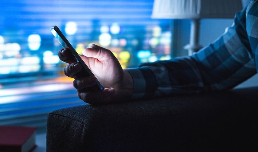 Steeds vaker zijn prostituees niet achter het raam, maar online te vinden. Hulporganisatie Scharlaken Koord heeft nu een plan om ook deze vrouwen te bereiken. (istock)