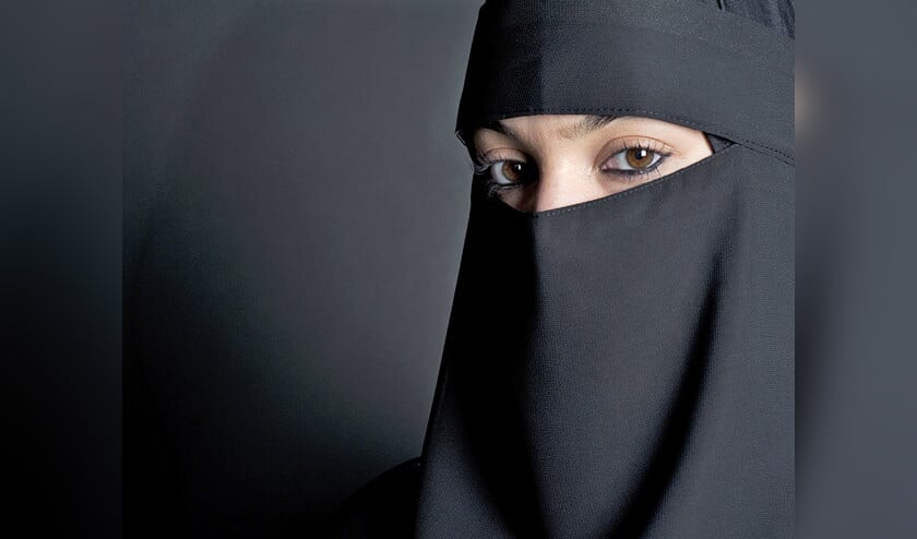 Niet eerder sprak een rechterlijke macht zich uit voor het korten van een uitkering wegens het dragen van een nikab. (anp / Roos Koole)