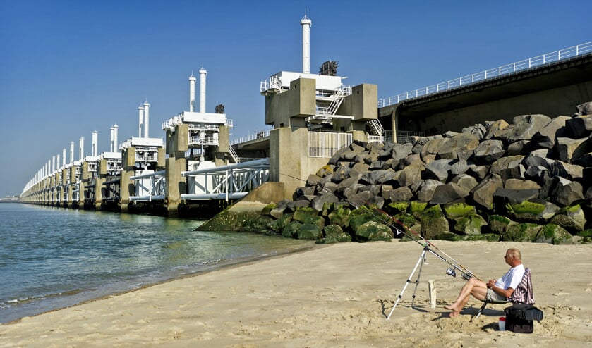 Heel vaak wordt bij technologische ontwikkelingen niet gekeken naar de effecten voor mens en samenleving. Dat is wel heel goed gegaan bij de bouw van de Oosterscheldedam, zegt Erik Aarden. (anp / Koen van Weel)